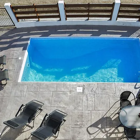 Villa 9 *