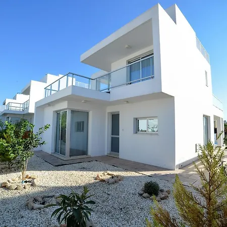 9 * Coral Bay